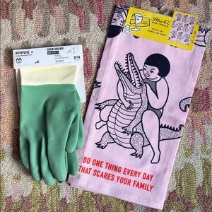 Blue Q Girl Wrestling Crocodile Dishtowel + IKEA RINNIG Cleaning Gloves Size M